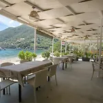 Ξενοδοχείο Menes 3*