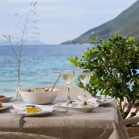 Menes 3* Geni (Lefkada)