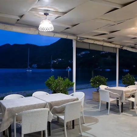 Menes Geni (Lefkada)