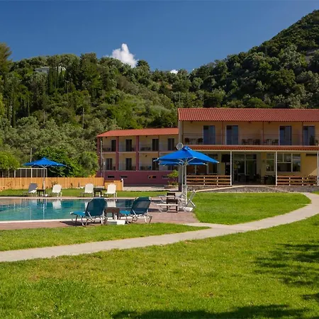 Menes Hotel Yénion