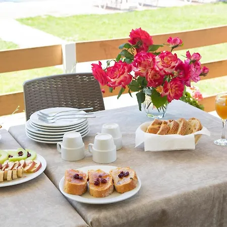 Menes Ξενοδοχείο