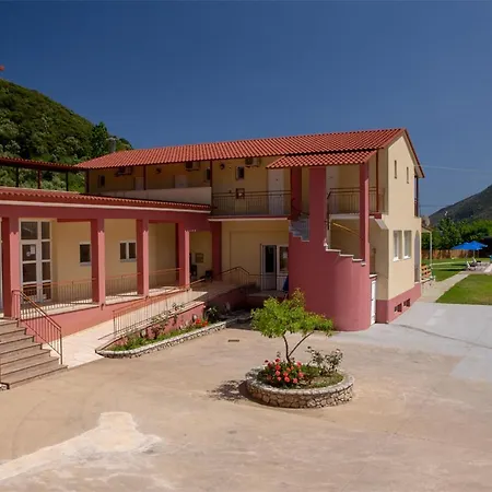 Menes Hotel 3*