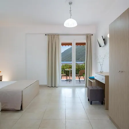 Menes Hotel 3*